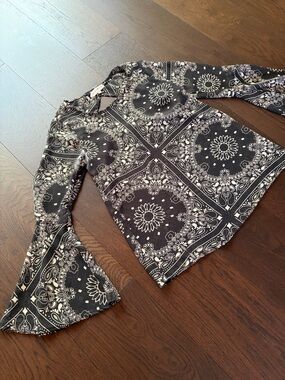 Black & White Sheer Bandana Print Bell Sleeve Top